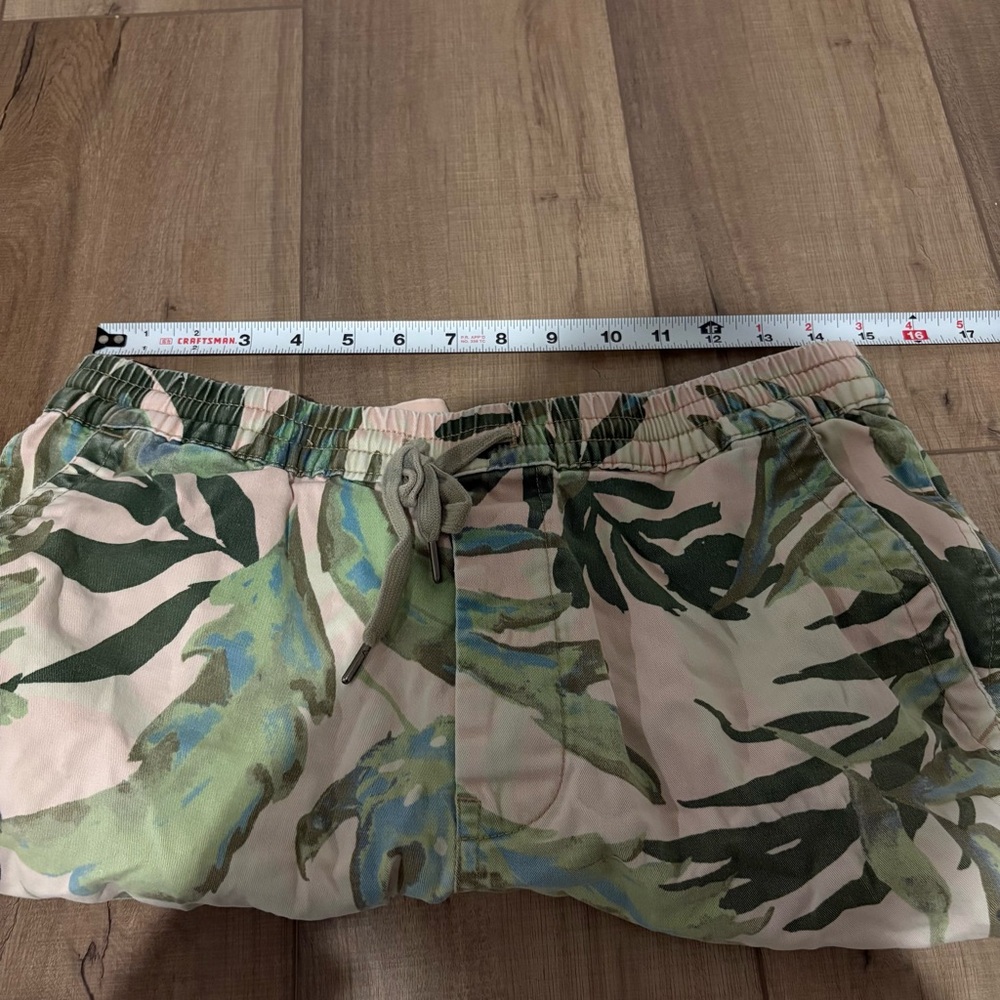 Urban outfitters palm leaf pull on chino shorts pink green size medium - Picture 6 of 8